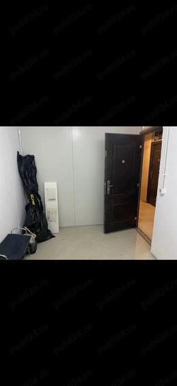 Spațiu comercial, de 9 mp, în Titan