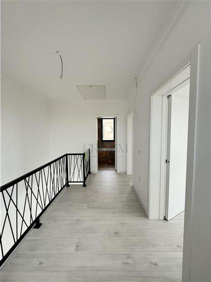 Duplex cu 3 camere cu Canalizare în Giroc