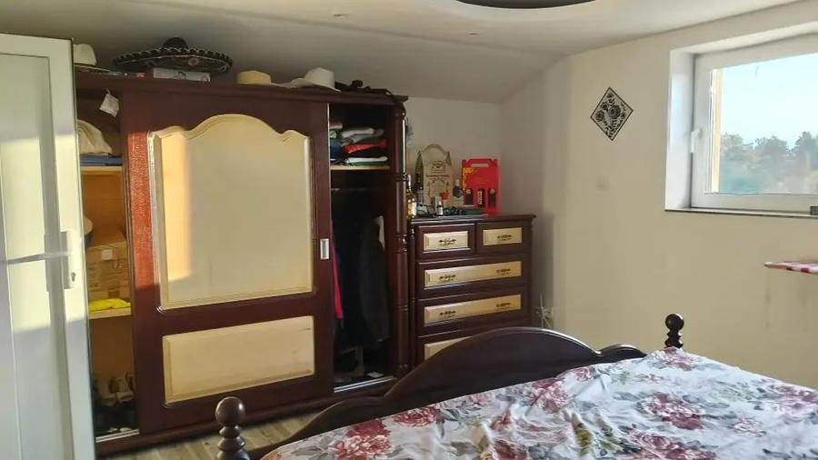 Casă cu 3 camere în Central