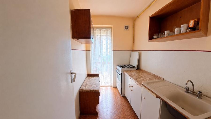 Apartament cu 2 camere semidecomandat, mobilat în Micro 14