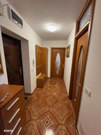 Apartament cu 2 camere, mobilat în Central