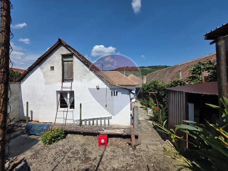 Casa cu priveli?te frumoasa ?i curte proprie-strada Anton Pann Medias - 19