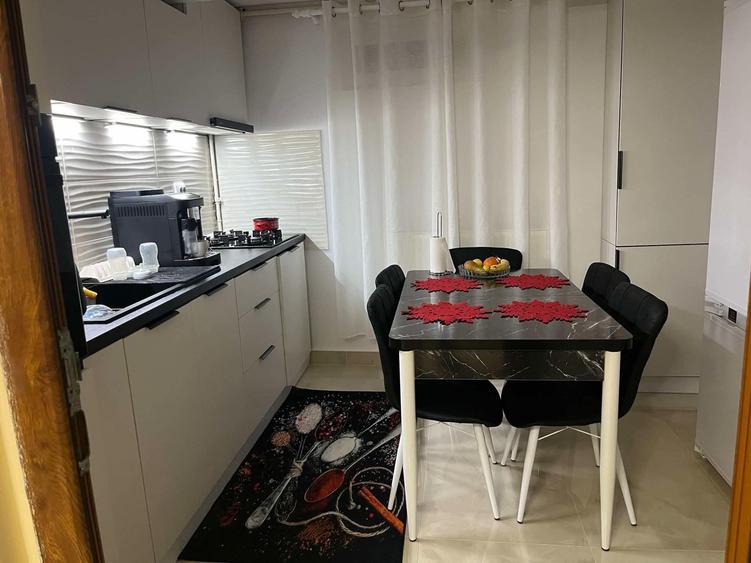 Apartament cu 3 camere semidecomandat în Vișan