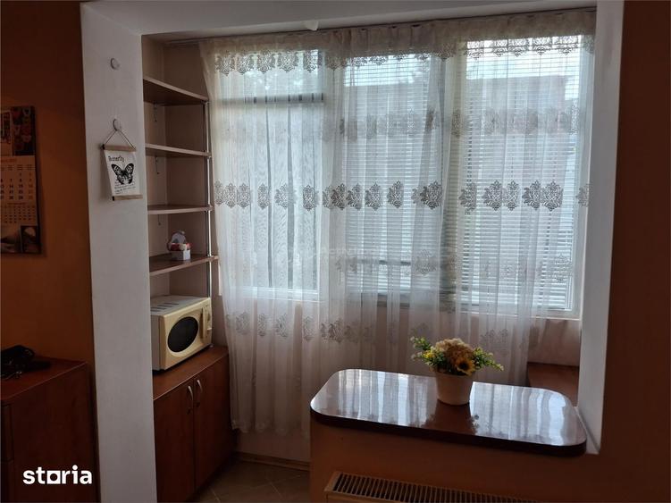 Apartament cu 3 camere în Micro II