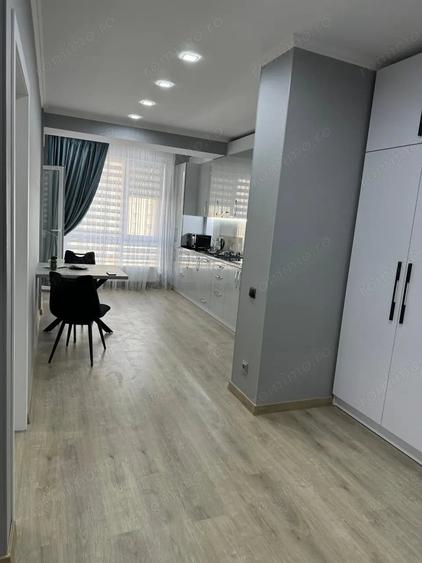 Garsonieră decomandată în Central
