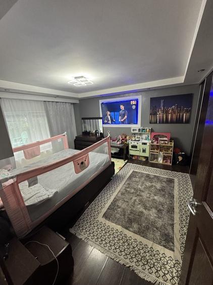 Casă cu 3 camere cu Teren 300 Mp în Central