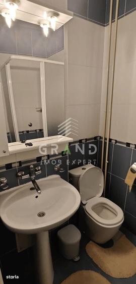 Apartament cu 4 camere semidecomandat în Ciupercenii Noi