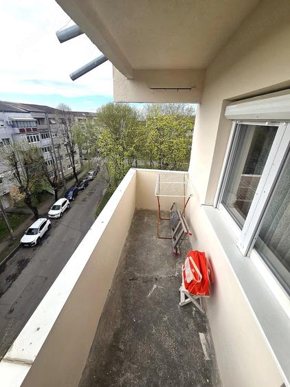 Apartament cu 2 camere decomandat în Micro 16