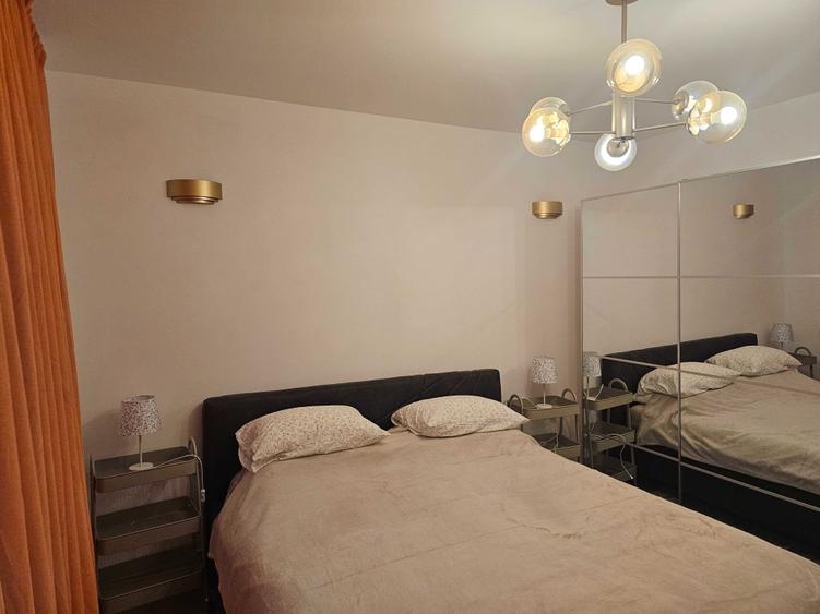 Apartament cu 3 camere semidecomandat în Central