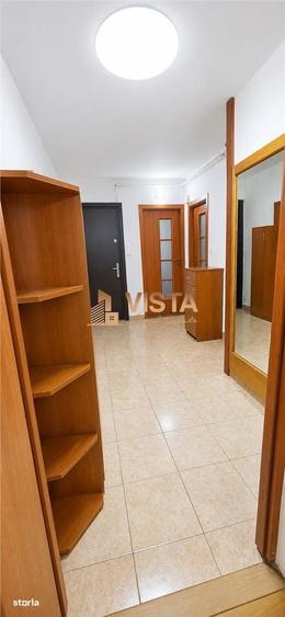 Apartament cu 3 camere în Florilor