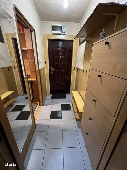 Apartament cu 3 camere semidecomandat, mobilat în Mihai Viteazul