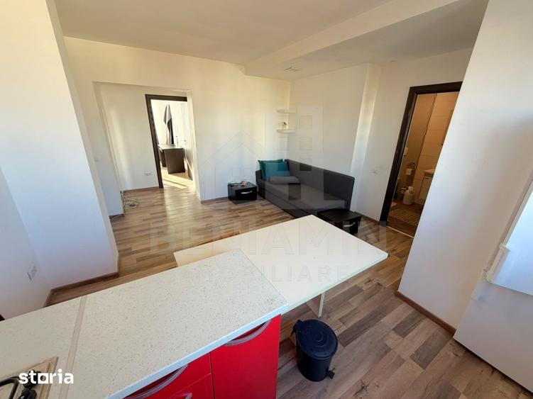 Apartament cu 3 camere semidecomandat în Griviței