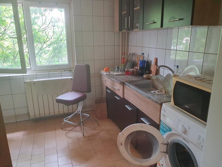 13 Septembrie- Novaci Vanzare 2 camere 2/8 dec, bl 89, reabilitat-109000 E - 1