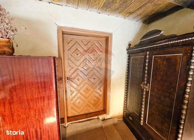 Casă cu 4 camere cu Teren 10486 Mp în Ierșnic