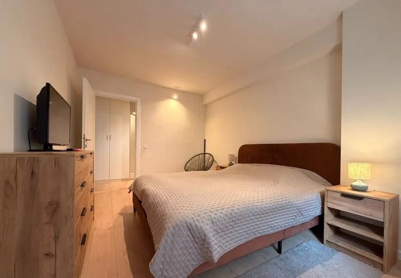 Apartament cu 4 camere decomandat, mobilat în Aviatorilor