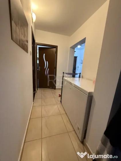 Apartament cu 3 camere decomandat în Drumul Taberei