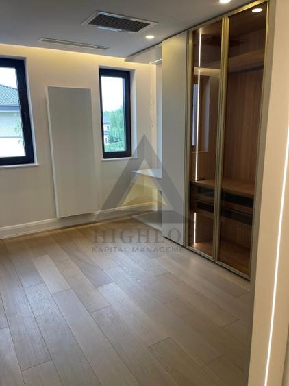 Duplex cu 8 camere cu Canalizare în Pipera