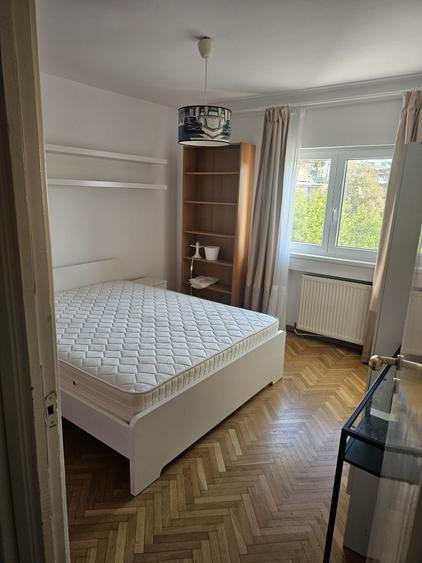 Apartament cu 4 camere semidecomandat în Grigorescu