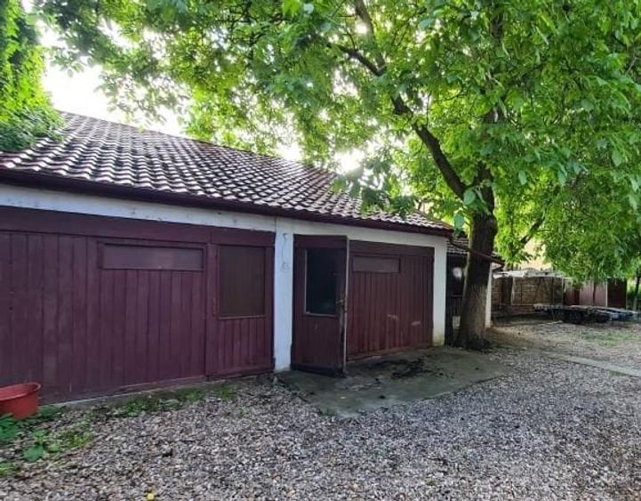 Casă individuală cu 8 camere cu Garaj în Ultracentral