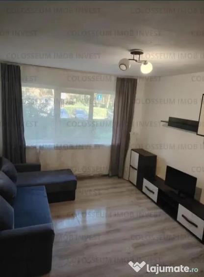Apartament cu 2 camere semidecomandat în Centrul Civic