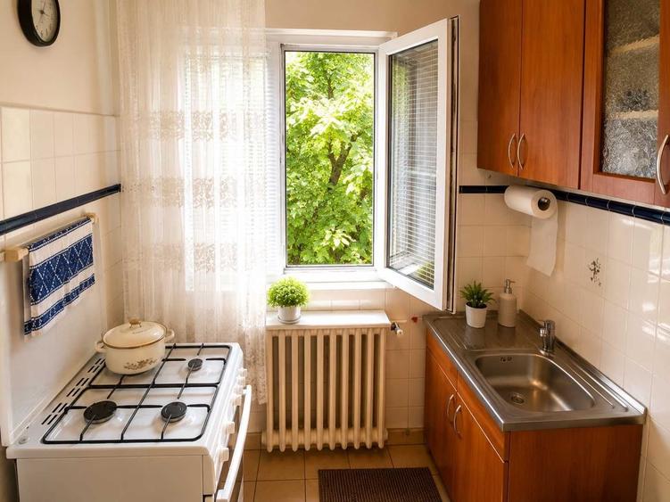Apartament cu 3 camere decomandat în Brâncoveanu