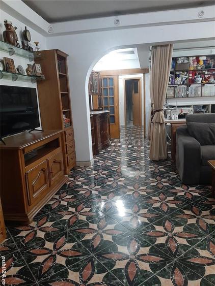 Apartament cu 4 camere semidecomandat, mobilat în Titan — fotografia 1
