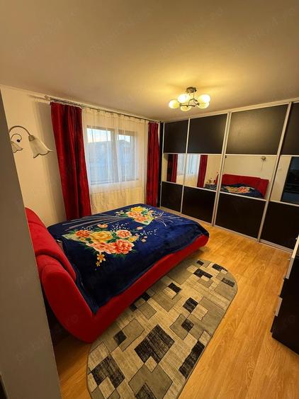 Casă cu Teren 303 Mp în Poarta Albă