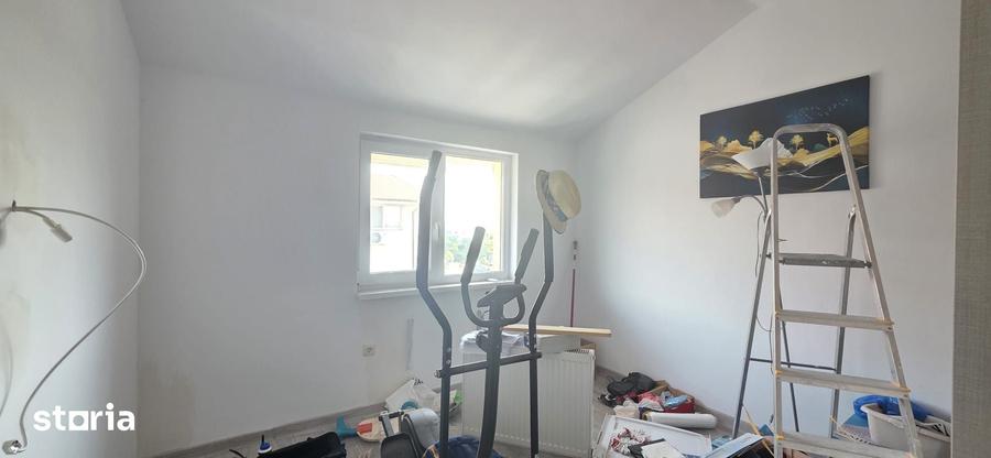 Apartament cu 2 camere decomandat în Km 5