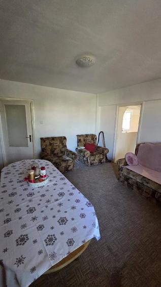 Apartament cu 3 camere decomandat în Micro 16