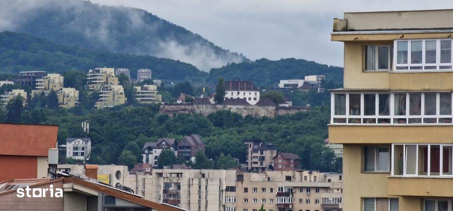 Apartament cu 2 camere semidecomandat, mobilat în Centrul Civic