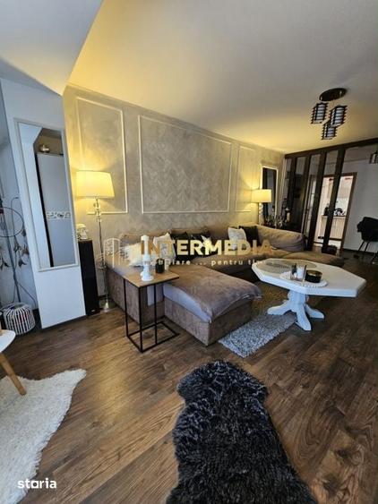 Apartament cu 3 camere decomandat în Cetate