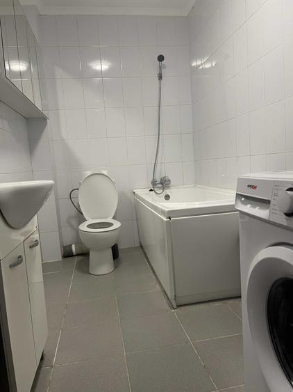 Garsonieră decomandată în Central