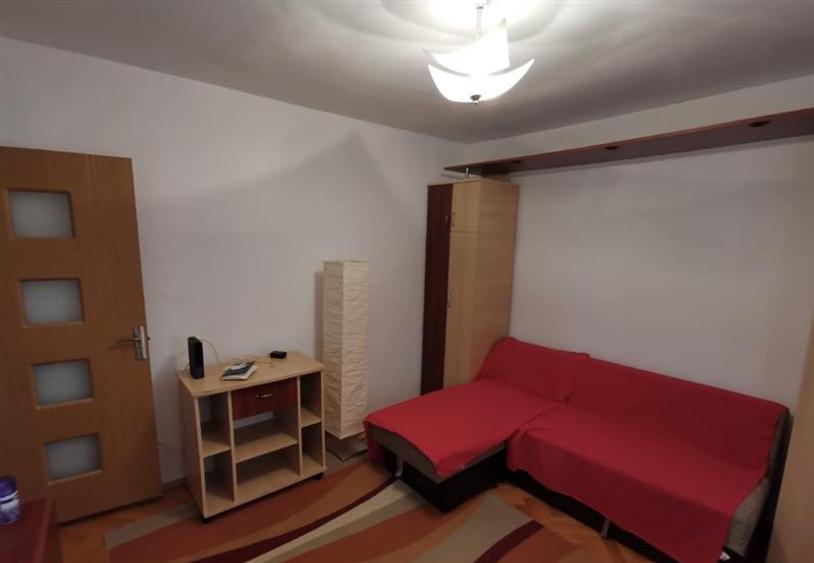 Apartament cu 2 camere semidecomandat, mobilat în Circumvalațiunii
