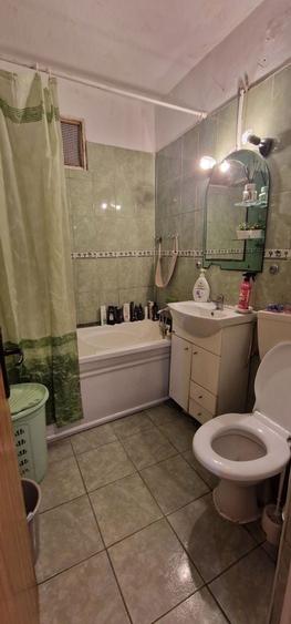 Apartament cu 3 camere semidecomandat în City Park Mall