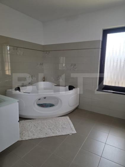 Vila de lux cu 380mp utili in Reghin - 12