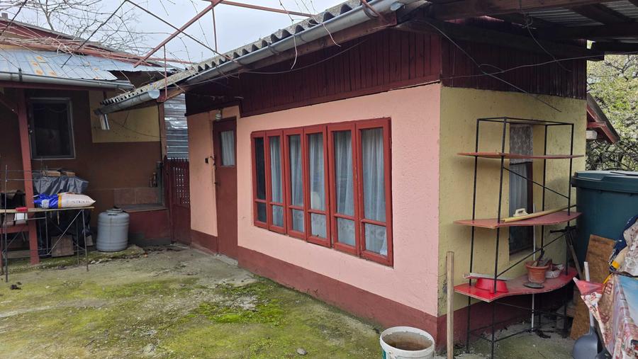 Casă cu 4 camere în Călugăreni