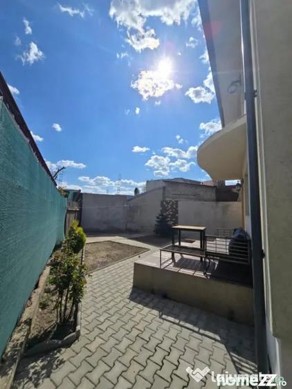 Casă cu 4 camere cu Teren 241 Mp în CET