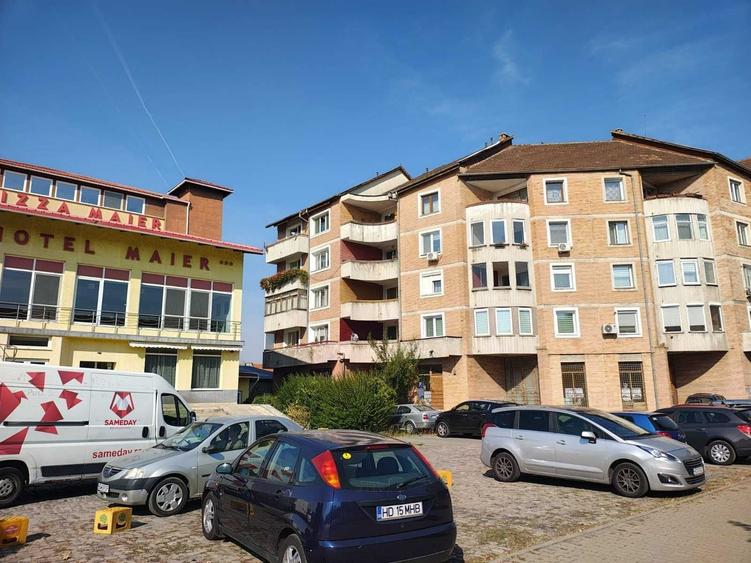 Spațiu comercial, în Central