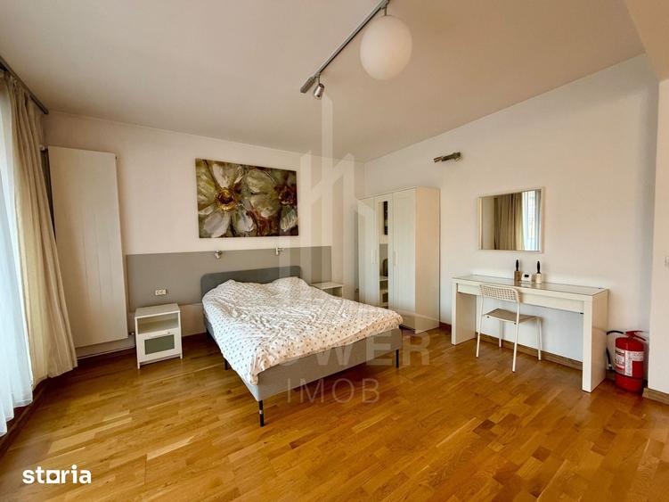 Casă cu 8 camere cu Teren 319 Mp în Ștrand