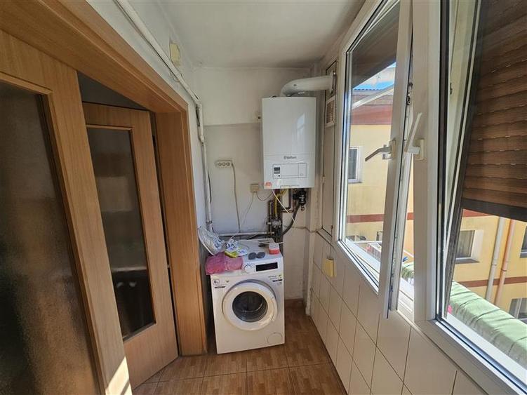 Apartament cu 2 camere decomandat, mobilat în Micro IV