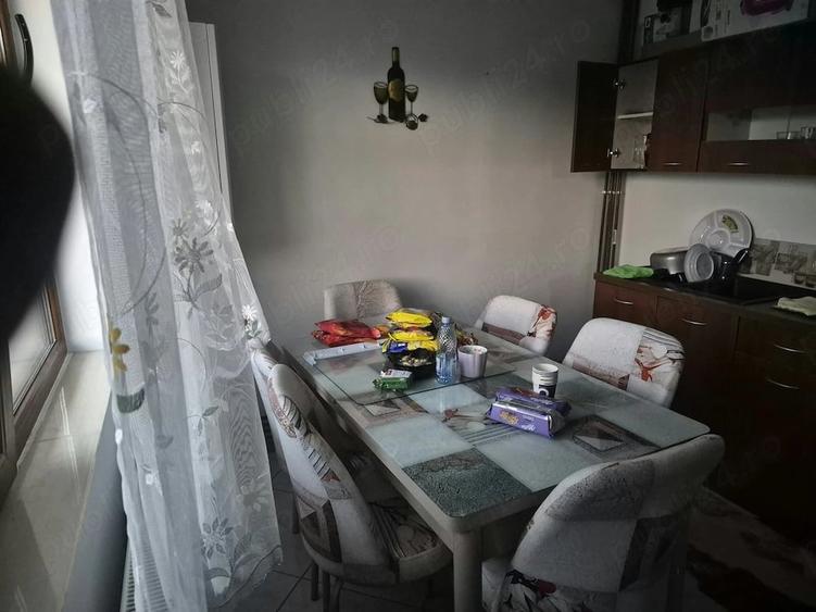 Casă cu 7 camere cu Teren 300 Mp în Km 5