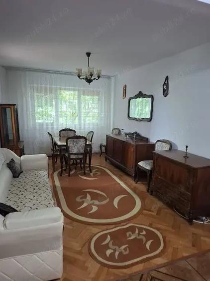 Apartament cu 3 camere decomandat în Câmpia Turzii