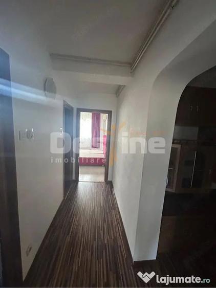 Apartament cu 4 camere semidecomandat în Drumul Taberei