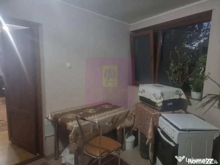 Casă cu 7 camere cu Teren 1500 Mp în Islaz