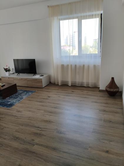 Apartament cu 2 camere decomandat în Mihai Bravu