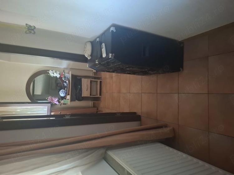 Casă cu 1 camere cu Teren 1800 Mp în Podu Doamnei
