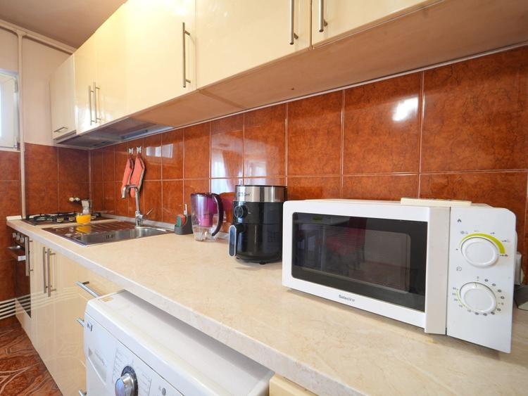 Apartament cu 2 camere decomandat, mobilat în Lipovei