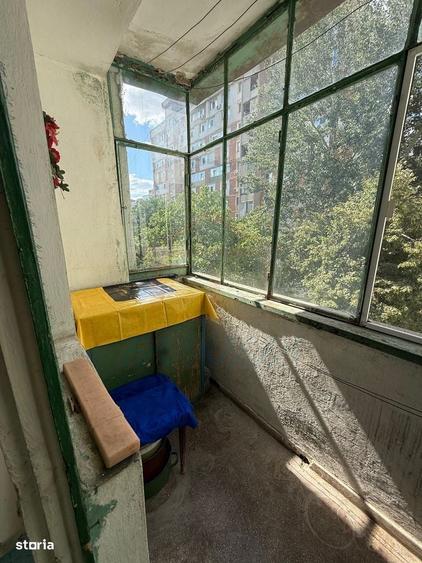 Apartament cu 3 camere semidecomandat în Micro 19