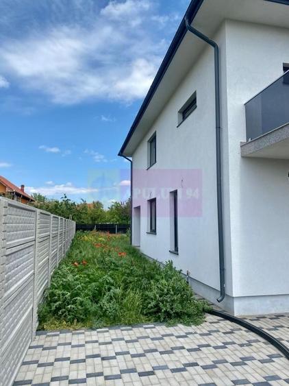 Casă individuală cu 4 camere cu Canalizare în Dimieni
