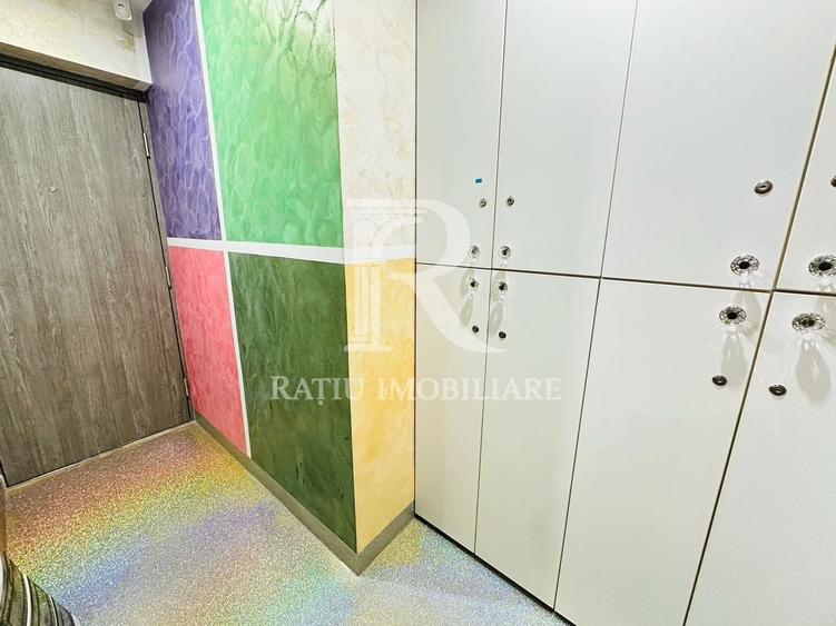 Casă individuală cu 5 camere cu Canalizare în Rogerius